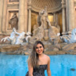 Meet your Posher, Alexia